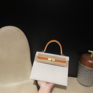 hermes kelly 25cm 凯莉包 epsom皮 01纯白拼93橙色(爱马仕凯莉包内部细节)