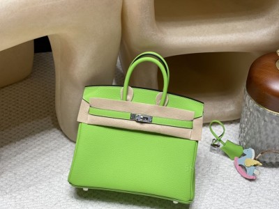hermes birkin 25cm 铂金包 <strong>togo</strong>皮 6R奇异果绿 银扣(hermes铂金包都有什么尺寸)