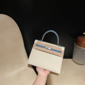 hermes kelly 25cm 凯莉包 epsom皮 10奶昔白拼 75牛仔蓝 银扣(爱马仕凯丽25奶昔白)