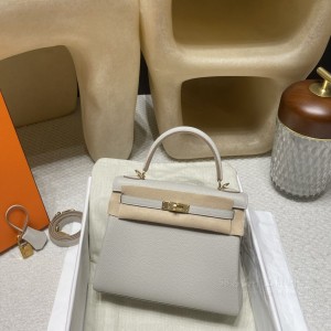 hermes kelly 25cm 凯莉包 togo皮 80珍珠灰 金扣(爱马仕凯莉包多少钱一个)