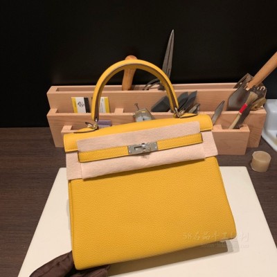 hermes kelly 25cm 凯莉包 <strong>togo</strong>皮 9D琥珀黄Jaune Amber 银扣(hermes凯莉包mini)