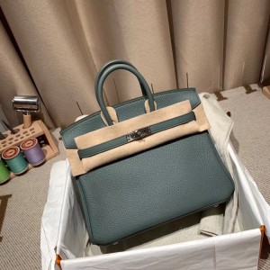 hermes birkin 25cm 铂金包 togo皮 63杏仁绿银扣(hermes铂金包黑金价格)