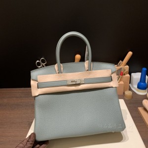 hermes birkin 30cm 铂金包 togo皮 杏绿 银扣(hermes铂金包价格)