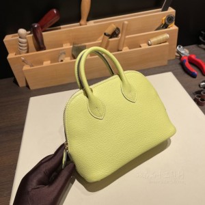 hermes bolide mini 18cm 保龄球 山羊皮Chevre R9 嫩芽黄 Jaune Bourgeon 金扣(爱马仕保龄球包的刻印在哪里)