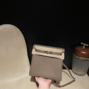 hermes kelly Ado 双肩背包 TC Clemence皮 18大象灰 银扣(爱马仕kelly28大象灰银扣)