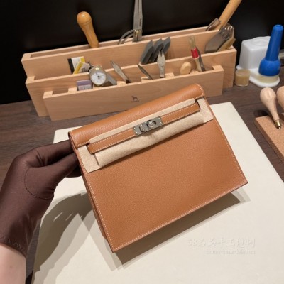 hermes kelly Danse 跳舞包 <strong>Evercolor</strong>皮 37金棕 银扣(跳舞包 爱马仕)