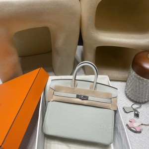 hermes birkin 25cm 铂金包 togo皮 0W水晶灰 银扣(hermes铂金包多少钱)