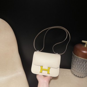 hermes Constance 19cm 康康 空姐包 epsom皮 i2奶油白 珐琅扣(hermes康康到底买哪个颜色好)