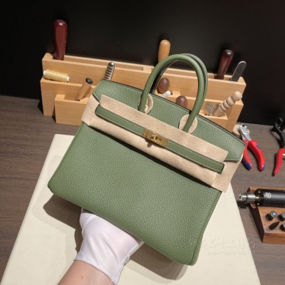 hermes birkin 25cm 铂金包 <strong>togo</strong>皮 V6丛林绿 金扣(hermes铂金包价格)