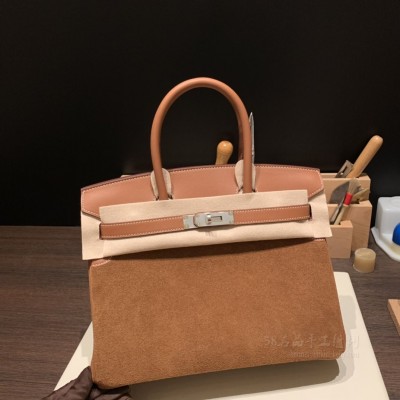 hermes birkin 30cm 铂金包 Grizzly麂皮拼<strong>Swift</strong>皮 37金棕金棕 银扣(爱马仕铂金包皮料)