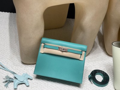 hermes kelly Danse 跳舞包 <strong>Evercolor</strong>皮 U1维罗纳绿内拼2Q英国绿 银扣(hermes rose ikebana)