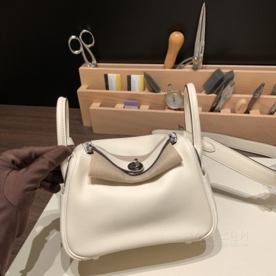 hermes Lindy mini 琳迪 <strong>Swift</strong>皮 i2奶油白 银扣(爱马仕琳迪包是什么皮质)