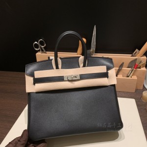 hermes birkin 25cm 铂金包 swift皮 89黑色 银扣(hermes铂金包价格)