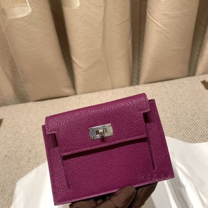 hermes kelly pocket 凯莉卡包 山羊皮Chevre P9海葵紫 银扣(爱马仕凯莉包的正确背法) 价格