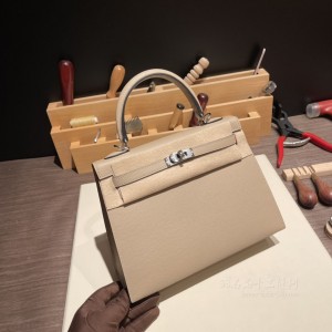 hermes kelly 25cm 凯莉包 epsom皮 S2风衣灰 银扣(爱马仕凯莉包内部细节)