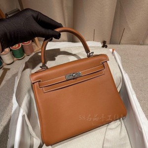 hermes kelly 25cm 凯莉包 swift皮 37金棕 银扣(hermes凯莉包mini)