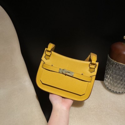hermes jypsiere mini 23cm 吉普赛 <strong>Evercolor</strong>皮 9D 琥珀黄 金扣(爱马仕吉普赛包多少钱)