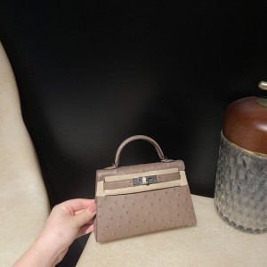 hermes mini kelly 19cm 二代 南非KK鸵鸟皮ostrich 18大象灰 银扣(爱马仕鸵鸟皮kelly25包包什么价)