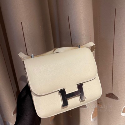 hermes Constance 19cm 康康 空姐包 <strong>Evercolor</strong>皮 10奶昔白 银扣(康康包爱马仕什么意思)