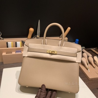 hermes birkin 25cm 铂金包 <strong>togo</strong>皮 米色 金扣(hermes铂金包价格)