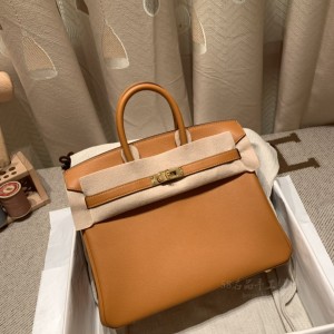 hermes birkin 25cm 铂金包 swift皮 太妃糖 金扣(爱马仕铂金包银扣和金扣)