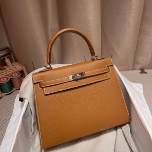 hermes kelly 25cm 凯莉包 epsom皮 37金棕Gold 银扣(爱马仕凯莉包哪个颜色最经典)