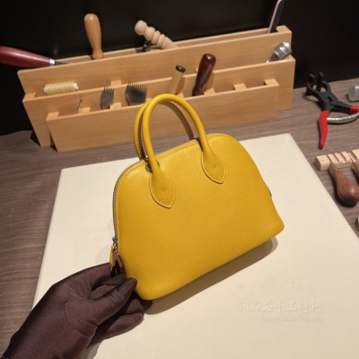 hermes bolide mini 18cm 保龄球 <strong>Evercolor</strong>皮 9D琥珀黄 银扣(爱马仕保龄球包的刻印在哪里)