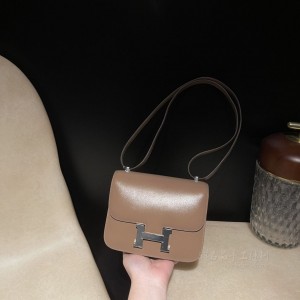 hermes Constance 19cm 康康 空姐包 box皮 康康 D0威马犬内拼88石墨灰 银扣(hermes康康到底买哪个颜色好)