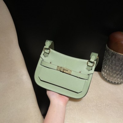 hermes jypsiere mini 23cm 吉普赛 <strong>Evercolor</strong>皮 3I牛油果绿 金扣(爱马仕吉普赛有锁头吗)