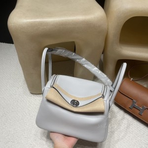 hermes Lindy 26cm 琳迪 swift皮 08圣杯蓝 银扣(如何区分爱马仕琳迪的真假)