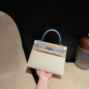 hermes kelly 25cm 凯莉包 epsom皮 10奶昔白拼7N糖果蓝 银扣(hermes凯莉包包价格)