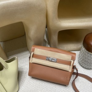 hermes kelly messenger 邮差包 evercolor皮 37金棕 银扣 上身图