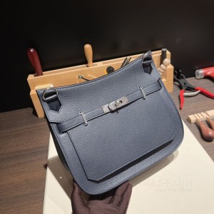 hermes jypsiere 28cm 吉普赛 TC Clemence皮 2Z午夜蓝 银扣(爱马仕吉普赛包公价)