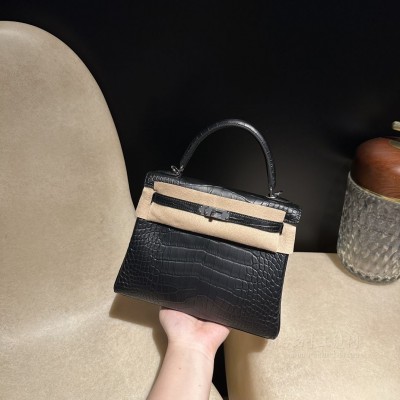hermes kelly 25cm 凯莉包 Alligator美洲鳄鱼皮 Matte雾面 方块 89黑色 银扣(hermes 凯莉包价格)
