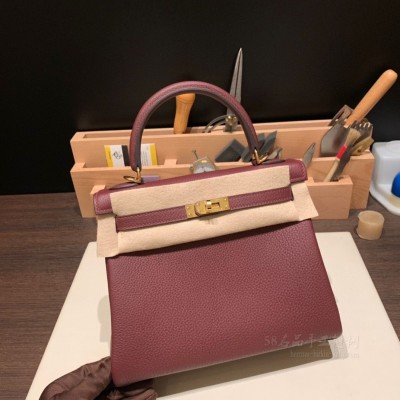 hermes kelly 25cm 凯莉包 <strong>togo</strong>皮 57波尔多酒红 金扣(hermes 凯莉包价格)