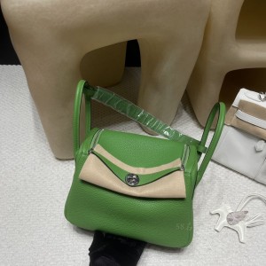 hermes Lindy 26cm 琳迪 TC Clemence皮 A8 丝兰绿 银扣(爱马仕琳迪包用的什么皮)