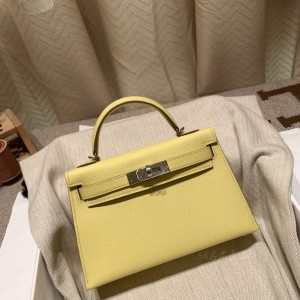 hermes mini kelly 19cm 二代 epsom皮 1Z小鸡黄 银扣(爱马仕小鸡黄)