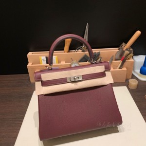 hermes kelly 25cm 凯莉包 togo皮 57波尔多酒红 银扣(爱马仕凯莉包内部细节)