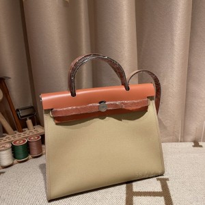 hermes herbag 31cm 帆布包 外缝 S2风衣灰拼中啡(爱马仕herbag帆布面料)