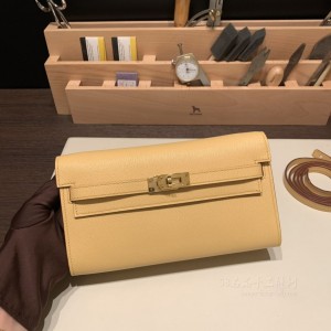 hermes kelly to go 山羊皮Chevre 麦垛黄 金扣 细节图