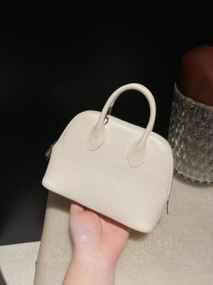 hermes bolide mini 18cm 保龄球 山羊皮Chevre i2奶油白 银扣(爱马仕保龄球包的刻印在哪里)