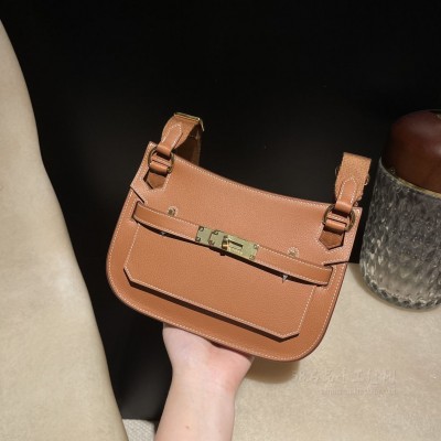 hermes jypsiere mini 23cm 吉普赛 <strong>Evercolor</strong>皮 37金棕 金扣(爱马仕吉普赛包专柜还在卖吗)