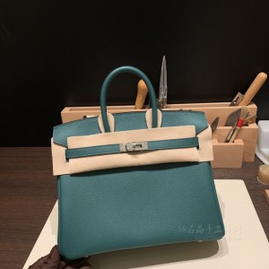 hermes birkin 25cm 铂金包 togo皮 Z6孔雀绿 银扣(爱马仕铂金包金扣好还是银扣好)