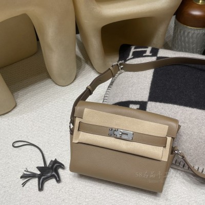 hermes kelly messenger 邮差包 <strong>Evercolor</strong>皮 D0 威马犬米银扣(爱马仕邮差包男) 官网