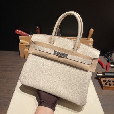 hermes birkin 30cm 铂金包 <strong>togo</strong>皮 10奶昔白 银扣(爱马仕铂金包奶昔白)