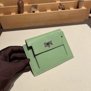 hermes kelly pocket 凯莉卡包 epsom皮 3I牛油果绿 银扣(爱马仕凯莉包有几种皮质) 高仿