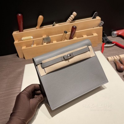 hermes kelly Danse 跳舞包 <strong>Evercolor</strong>皮 0L积雨云灰 银扣(爱马仕kelly帆布包)