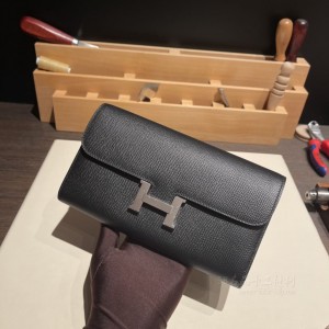 hermes Constance wallet 康康长夹钱包epsom皮皮 89黑色 银扣(爱马仕康康包是什么皮质) 上身图