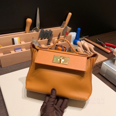 hermes kelly 2424 mini <strong>Evercolor</strong>皮拼swift皮 1H太妃金 金扣(爱马仕金扣是什么材质)