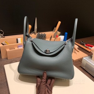 hermes Lindy 26cm 琳迪 TC Clemence皮 Y7 飓风蓝 银扣(爱马仕琳迪包是什么皮质)